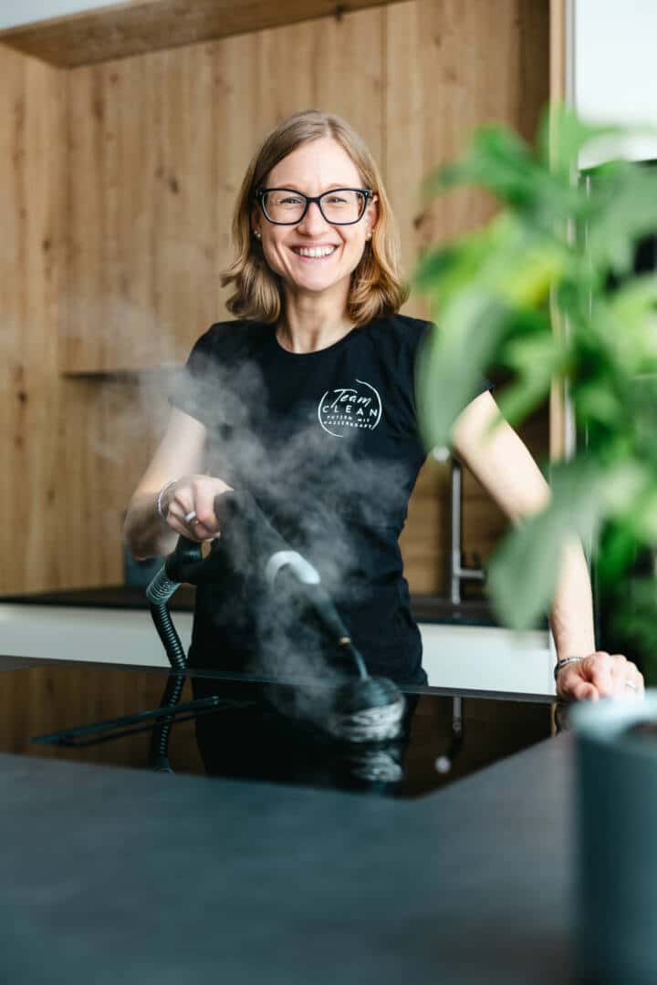 aio Ökolution Plus – Der aio Heißluftreiniger, der Putzen einfacher macht – Team Clean