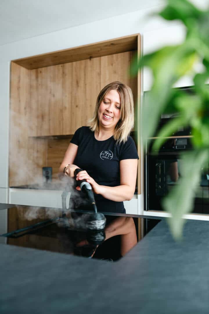 aio Ökolution Plus – Der Heißluftreiniger, der Putzen einfacher macht – Team Clean